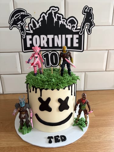 Customer photo review of Custom Cakes
