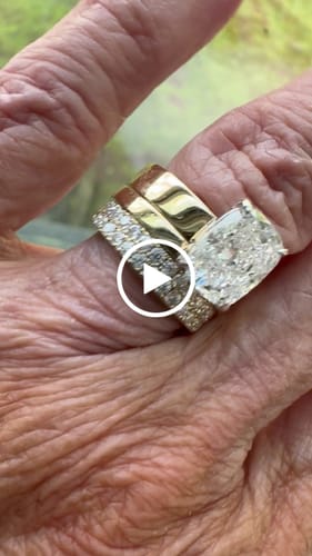Customer video review of Doveggs round half eternity moissanite/lab grown diamond engagement ring wedding bands-2.8mm band width