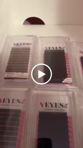 Customer video review of Cashmere™ Fauxmink Lashes 0.05MM