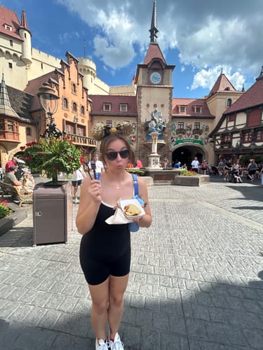 Customer photo review of The Shorts Onesie / Black-Crème