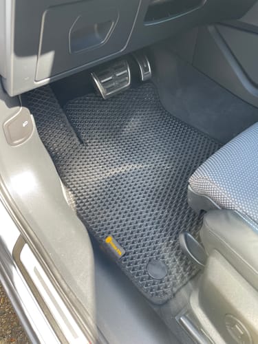 Customer photo review of Auto Fußmatten nach Maß - Vorne