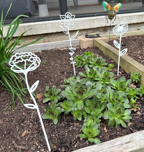 Customer photo review of Flower Pick- Set of 3 Metal Flowers