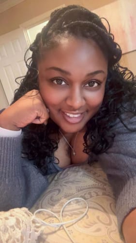 Leandrea R. review of Yoni Wellness Kit (Save $25) image 1 out of 1