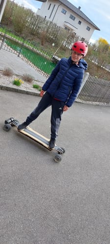 Customer photo review of Tynee® Explorer All Terrain Electric Skateboard
