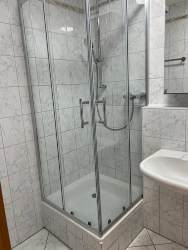 Customer photo review of SONNI Duschkabine Eckeinstieg Schiebetür ohne Duschtasse Ablaufgarnitur 70-120cm Höhe 185cm/195cm