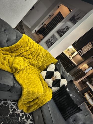 Customer photo review of GEN Z YELLOW MILAN