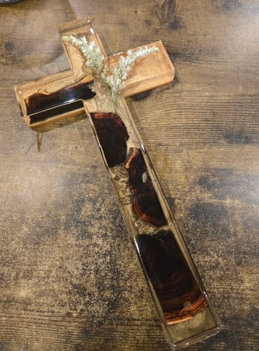 Customer photo review of 12x6x1" Cross Silicone Mold For Epoxy Resin - Medium Cross Mold