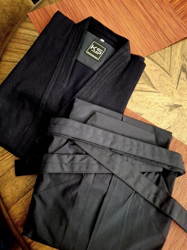 Customer photo review of KendoStar Essentials: Single Layer Cotton Kendogi & Synthetic Hakama Uniform Set