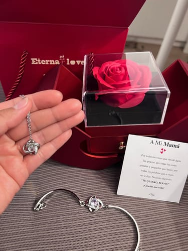 Customer photo review of Luxury Pack: Collar + Pulsera Trébol Plata + Dedicatoria Gratis para Regalar