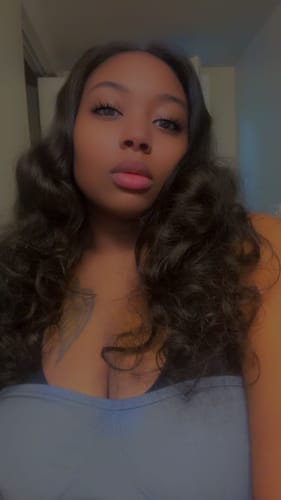 Customer photo review of CurlyMe Ocean Wave Glueless Wear Go Wig Pre-cut HD Lace Wig Pre-plucked