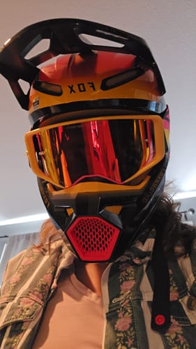 Customer photo review of Fox Racing Men's Black V1 Toxsyk Helmet