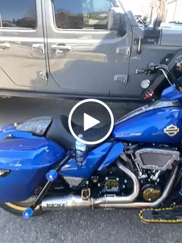 Customer video review of C.C. RIDER Touring Seat Two Piece 2 Up Seat Driver Solo Seat Passenger Seat Blue Honeycomb Stitching For CVO Street Glide CVO Road Glide, 2023-2024