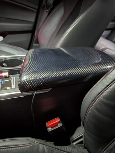 Customer photo review of 2021-2023 TLX Aspec Type S Carbon Fiber Arm Rest