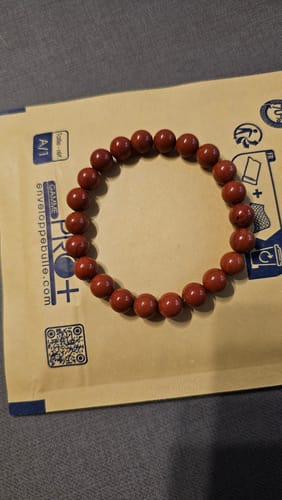 Customer photo review of Bracelet en perles de jaspe rouge 8mm