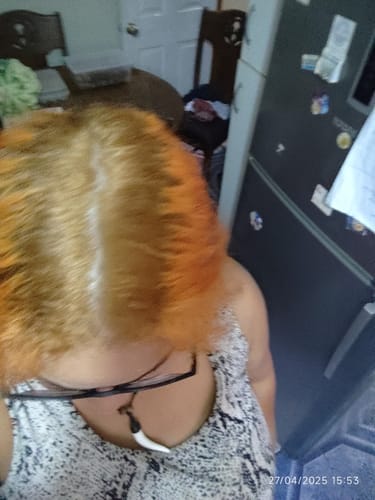 Reseña con foto de un cliente sobre Henna Jamila Hair - Cobrizo Natural y Duradero 👩🏼🦰