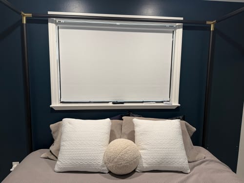 Customer photo review of SmartWings Motorized Roller Shades 100% Blackout Essential