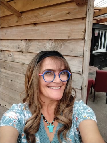 Customer photo review of The Headband Wig Perfect Wave