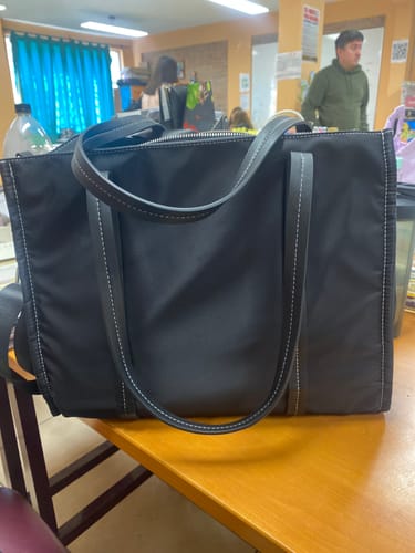 Customer photo review of Cartera De Hombro Notebook Nylon Office