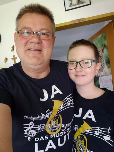Customer photo review of Lustiges Tenorhorn Muss Laut Premium Bio T-Shirt