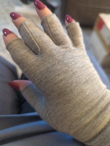 Customer photo review of Premium Onecompress™ Gloves