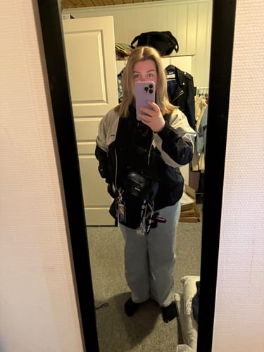 Customer photo review of ATEEZ - TOWARDS THE LIGHT : WILL TO POWER WORLD TOUR POP-UP STORE IN EUROPE OFFICIAL MD WIND BREAKER JACKET