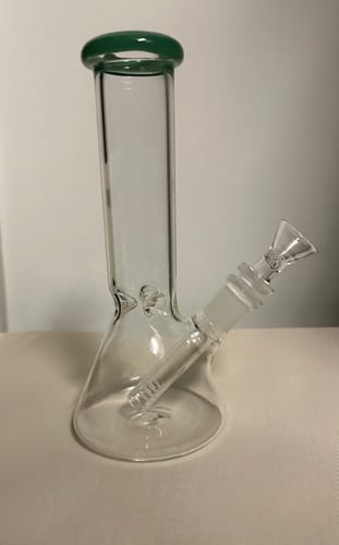 Customer photo review of 8'' Color Accented Glass Beaker Bong