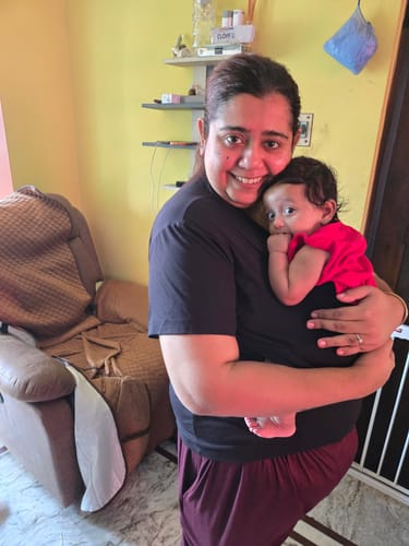 Customer photo review of Women's Everyday T-Shirt Carrier