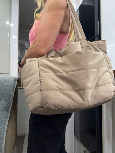 Customer photo review of Bagsmart 20L Puffy Tote Bag with 15.6" Laptop Compartment