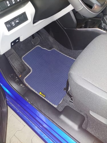 Linda S. review of Auto Fußmatten nach Maß - Komplettset image 1 out of 1