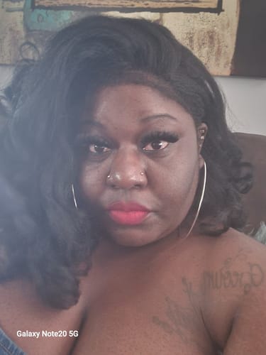 Customer photo review of Sensationnel Kinky Edges Synthetic Y-Part HD Lace Wig - Kinky Roller Set 16"