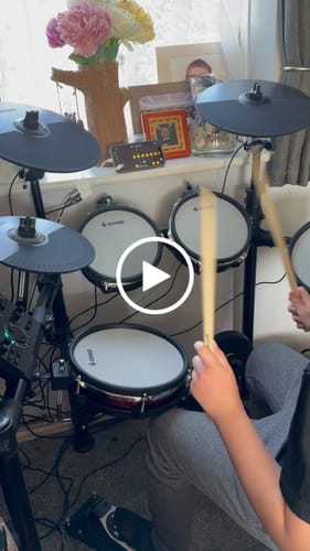 Customer video review of Donner DED-200 MAX Electronic Drum Set 5-Drum 3-Cymbal with Drum Throne/Headphone for Optimal Performance