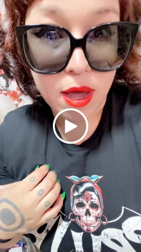 Customer video review of Bruja Vintage Bat T-Shirt