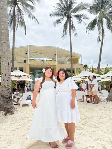 Customer photo review of 22" Hollywood Waves