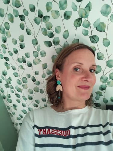 Sandrine K. review of Grandes boucles d'oreilles pendantes à perles, menthe, beige et vert-bleu image 1 out of 2