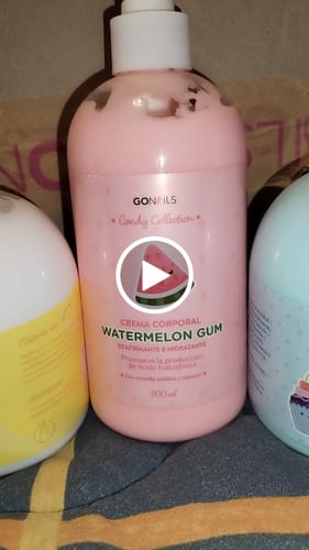 Customer video review of Crema de Cuerpo Reafirmante e Hidratante Chicle de Sandía 500 ml