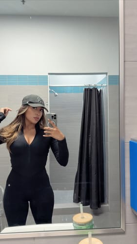 Customer photo review of Eclipse Luxe Flare Leggings