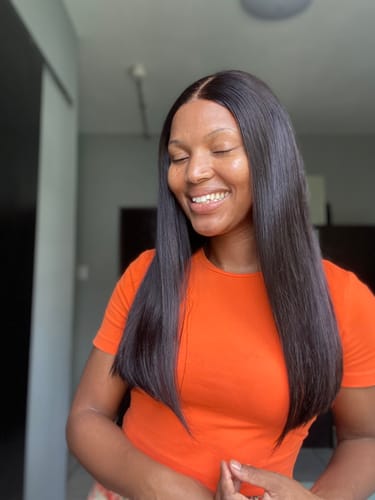Customer photo review of DIDI - Peruvian Double Drawn Lace Wig 18"