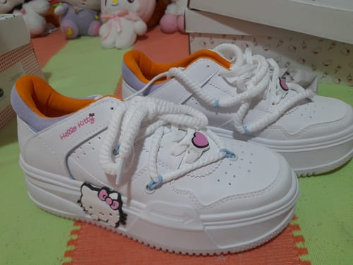 Customer photo review of HK Snowy Lace Sneaker