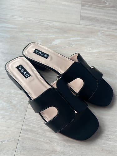 Customer photo review of Bok Slide Sandals