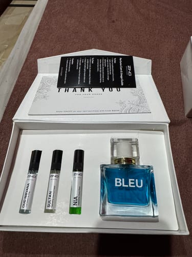 Customer photo review of Bleu De Zing