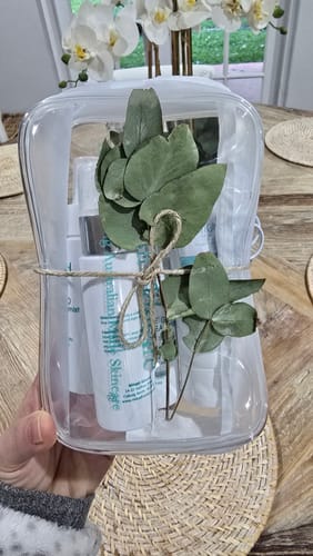 Customer photo review of Multi Peptide Essence 130ml (lids are scratched)