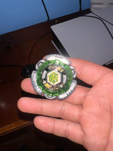 Customer photo review of Takara Tomy Fang Leone Beyblade BB-106 (130W2D) Metal Fury - With Launcher