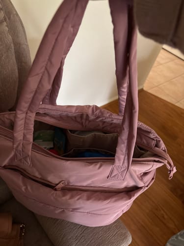 Customer photo review of Bagsmart 20L Puffy Tote Bag with 15.6" Laptop Compartment