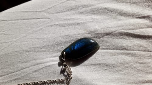 Customer photo review of Pendentif labradorite bleue