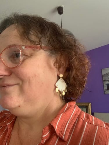 Dominique D. review of Boucles d'oreilles Gouttelette, blanc et or image 1 out of 1