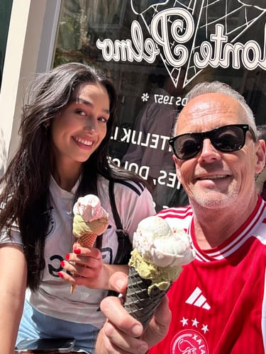 Customer photo review of Black TØTE Bag