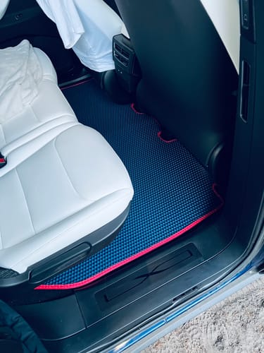 Michael W. review of E-Auto Fußmatten nach Maß - Kofferraumwanne image 2 out of 4
