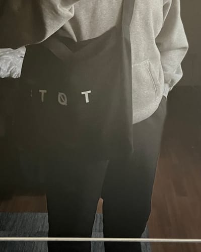 Customer photo review of Black TØTE Bag