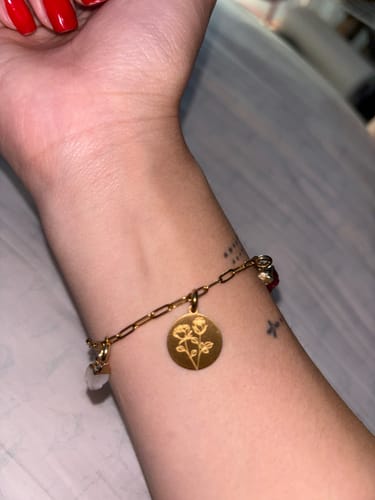 Customer photo review of METAL CHAIN ACCENT STACKER (POS)