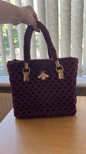 Jacqueline B. review of CrochetPark™ Garden Bee Crochet Bag Kit image 1 out of 4